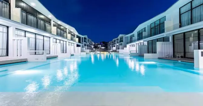 Comfy Townhouse Near Fisherman  Swimming pool