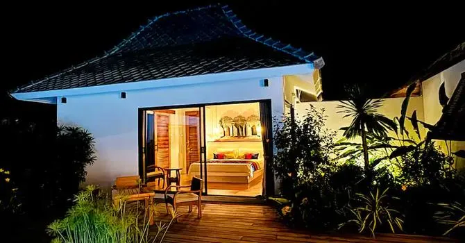 Dragonfly Villa  Entrance