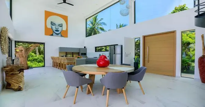 Emma Villa  Kitchen