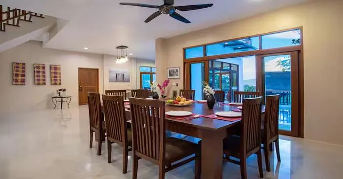 Heavenly Villa  Dining area