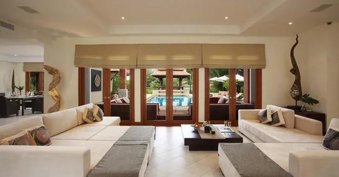 Laguna Waters    Living area
