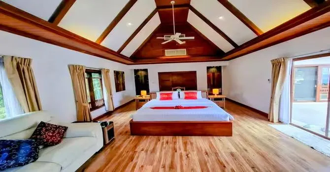 Luxury 5 Bedroom Sea View Villa  Bedroom