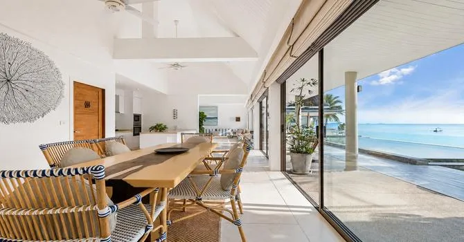 Villa de Sunset    Dining area